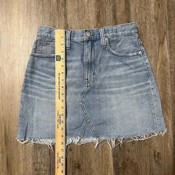 Madewell Rigid Denim A-Line Mini Skirt Size 27 US 4 Pockets Cotton Frayed Hem - Picture 6 of 12